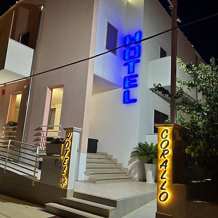 Hotel Corallo Торре-Санта-Сабіна Екстер'єр фото